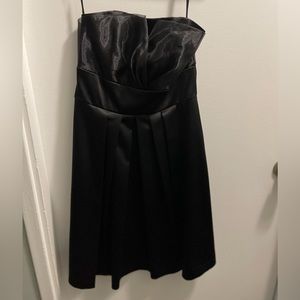 White House, Black Market Formal dress